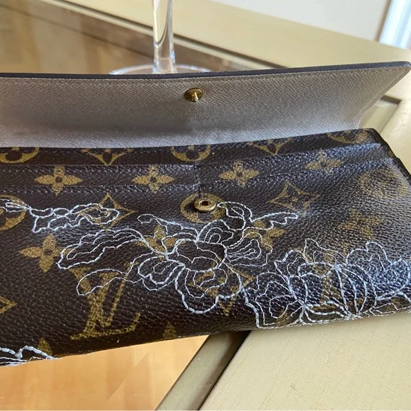 Louis Vuitton Monogram Dentelle Wallet